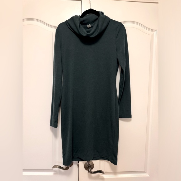 EUC Old Navy funnel deck sweater dress - Size Medium - Picture 1 of 3